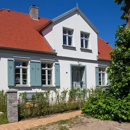 別荘 Kapitaenshaus Luv & Lee ヴストロ